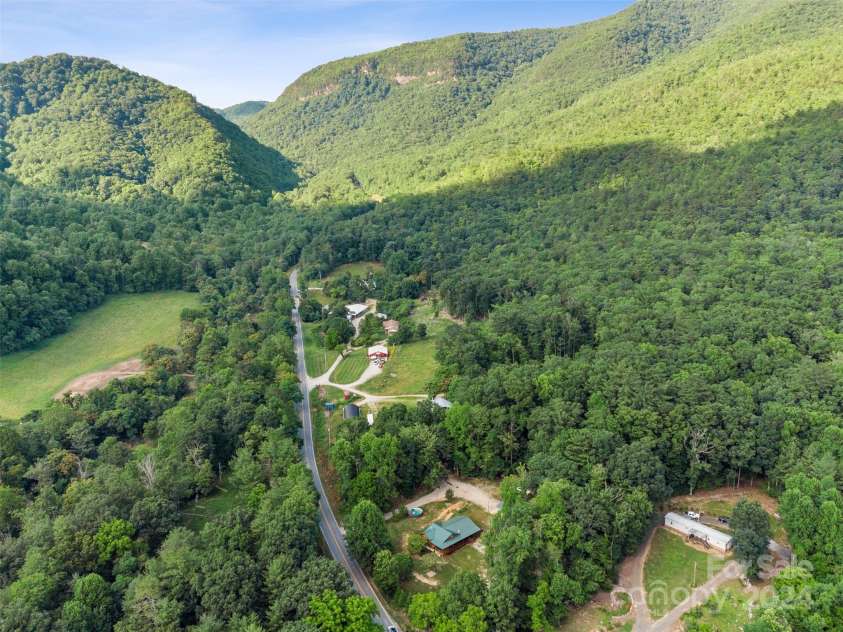 19314 Highway 221 Highway, Marion, NC 28752.  MLS# CAR4162448, YatesRealty ID 2355. Mountain pass at Linville Falls