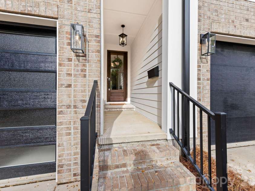 2814 Phillips Avenue, Charlotte, NC 28208.  MLS# CAR4319308, YatesRealty ID 23550. 