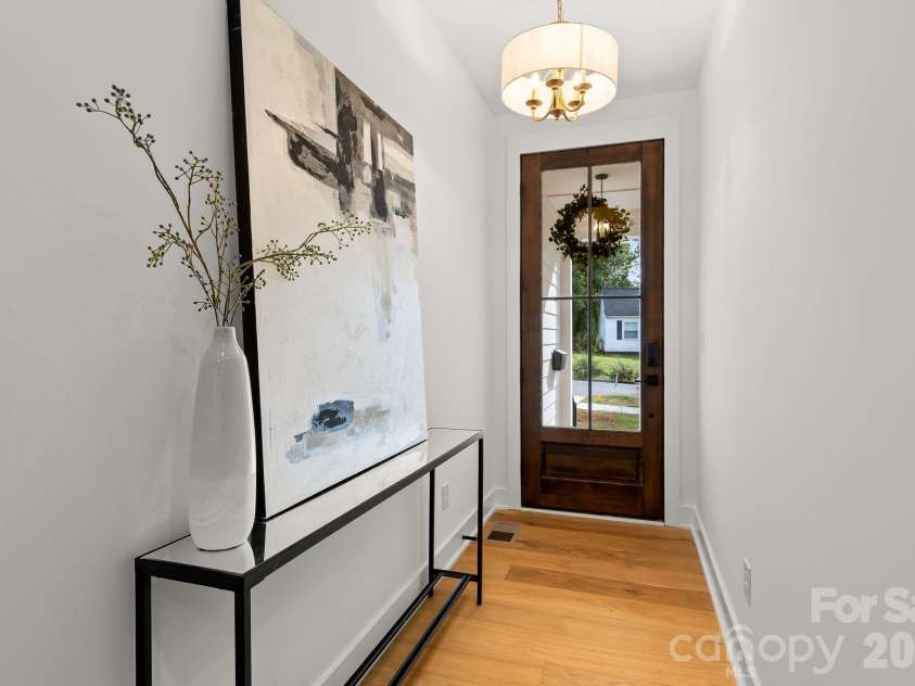 2814 Phillips Avenue, Charlotte, NC 28208.  MLS# CAR4319308, YatesRealty ID 23550. 