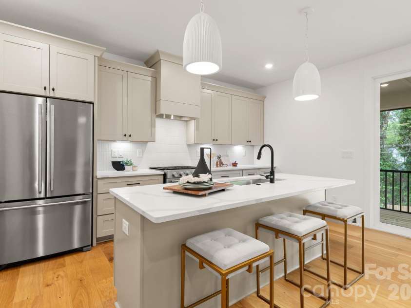 2814 Phillips Avenue, Charlotte, NC 28208.  MLS# CAR4319308, YatesRealty ID 23550. 