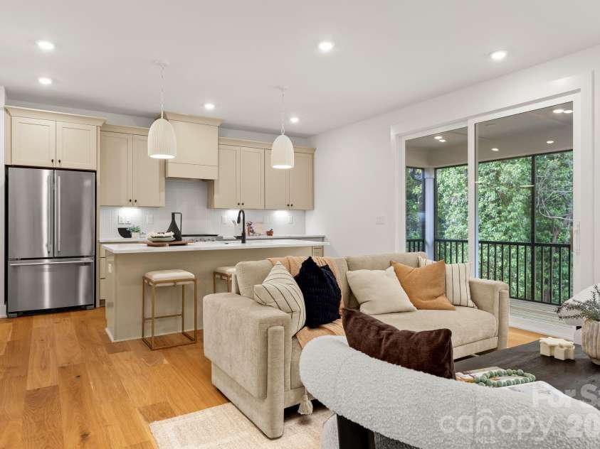 2814 Phillips Avenue, Charlotte, NC 28208.  MLS# CAR4319308, YatesRealty ID 23550. 