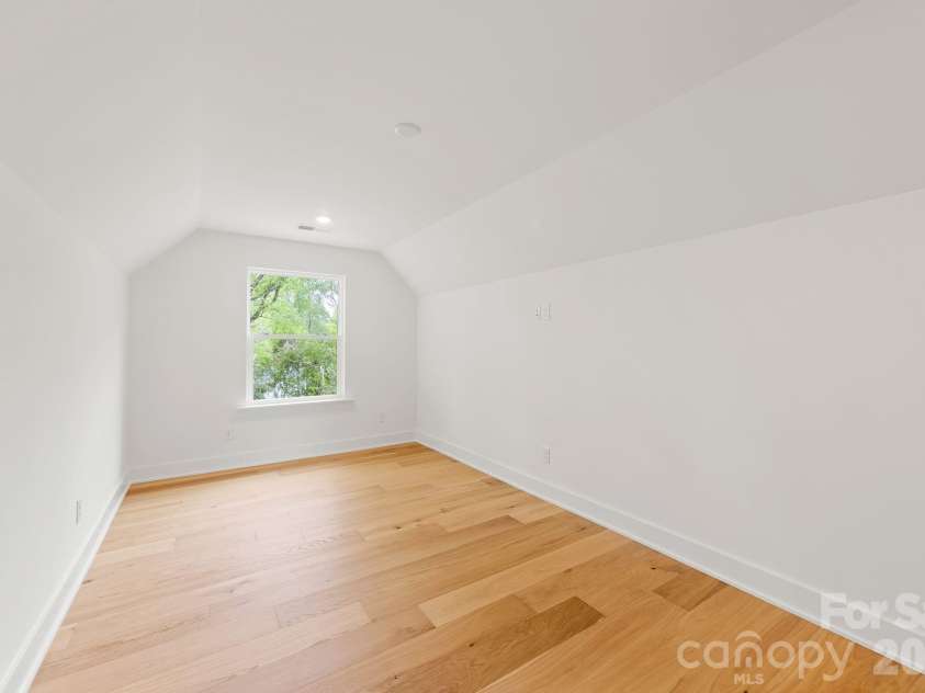 2814 Phillips Avenue, Charlotte, NC 28208.  MLS# CAR4319308, YatesRealty ID 23550. 