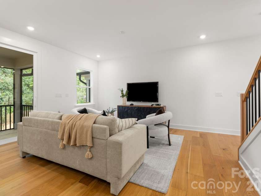 2814 Phillips Avenue, Charlotte, NC 28208.  MLS# CAR4319308, YatesRealty ID 23550. 