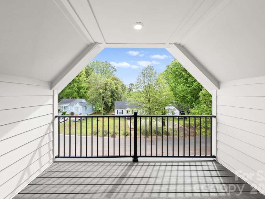 2814 Phillips Avenue, Charlotte, NC 28208.  MLS# CAR4319308, YatesRealty ID 23550. 