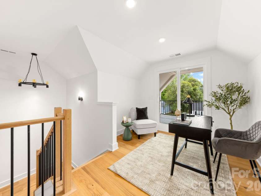 2814 Phillips Avenue, Charlotte, NC 28208.  MLS# CAR4319308, YatesRealty ID 23550. 