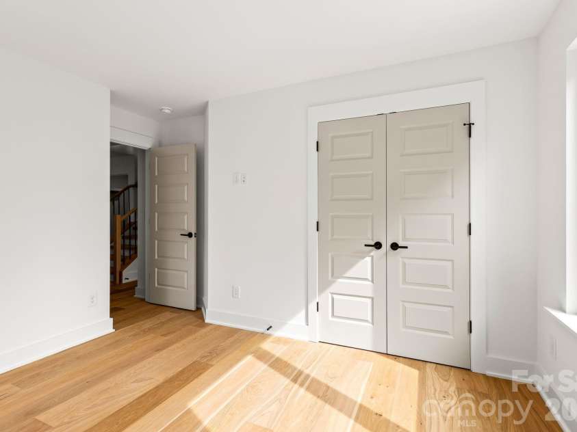 2814 Phillips Avenue, Charlotte, NC 28208.  MLS# CAR4319308, YatesRealty ID 23550. 