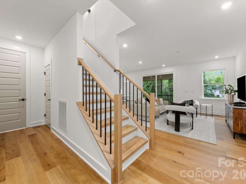 2814 Phillips Avenue, Charlotte, NC 28208.  MLS# CAR4319308, YatesRealty ID 23550. 
