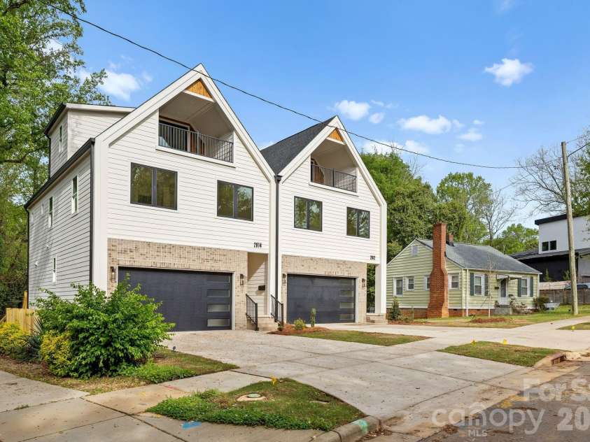 2814 Phillips Avenue, Charlotte, NC 28208.  MLS# CAR4319308, YatesRealty ID 23550. 