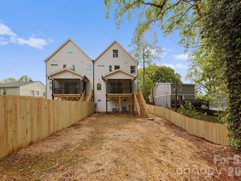 2814 Phillips Avenue, Charlotte, NC 28208.  MLS# CAR4319308, YatesRealty ID 23550. 
