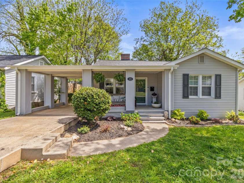 373 Scott Street, Mount Holly, NC 28120.  MLS# CAR4366406, YatesRealty ID 23551. 