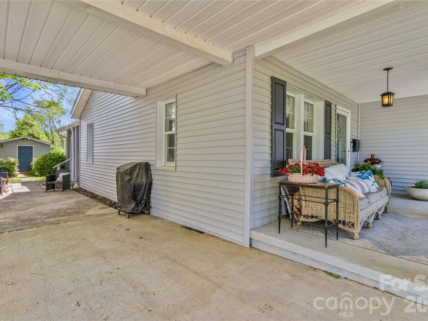 373 Scott Street, Mount Holly, NC 28120.  MLS# CAR4366406, YatesRealty ID 23551. 
