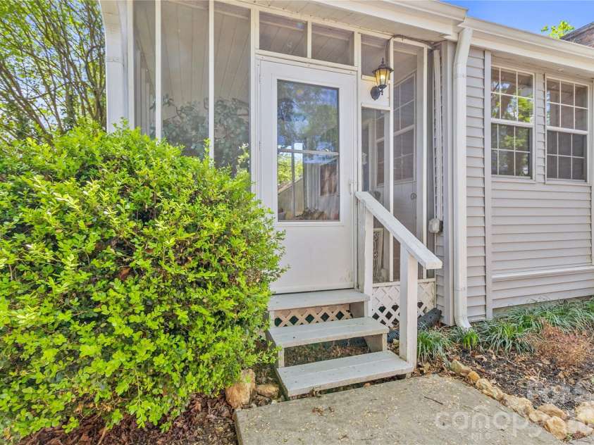 373 Scott Street, Mount Holly, NC 28120.  MLS# CAR4366406, YatesRealty ID 23551. 