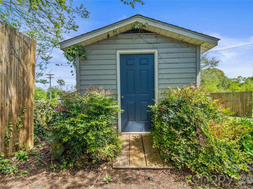 373 Scott Street, Mount Holly, NC 28120.  MLS# CAR4366406, YatesRealty ID 23551. 