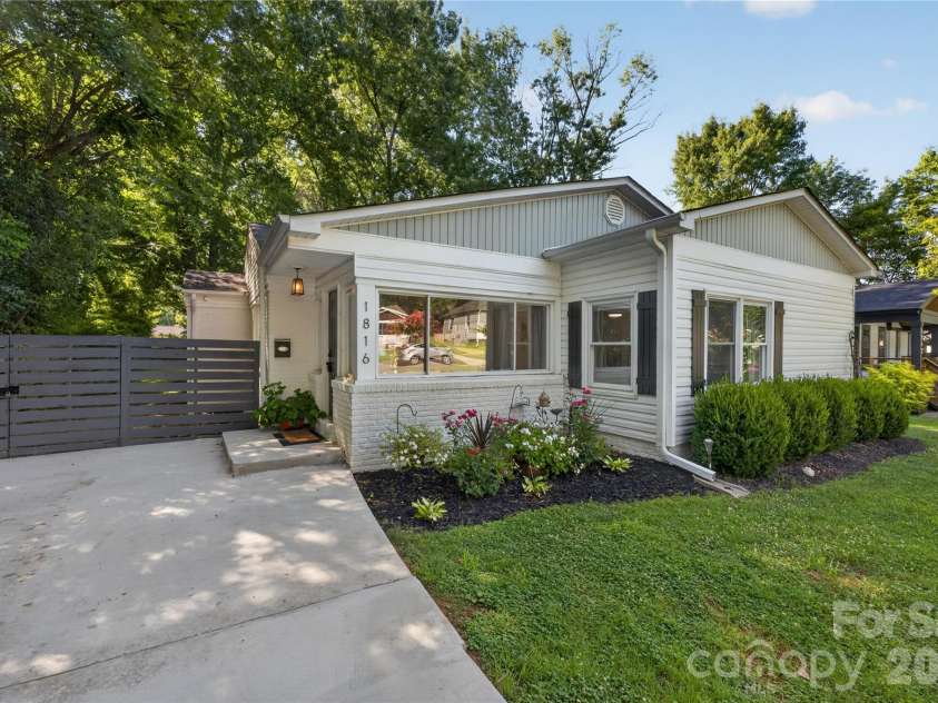 1816 Anderson Street, Charlotte, NC 28205.  MLS# CAR4402683, YatesRealty ID 23552. 