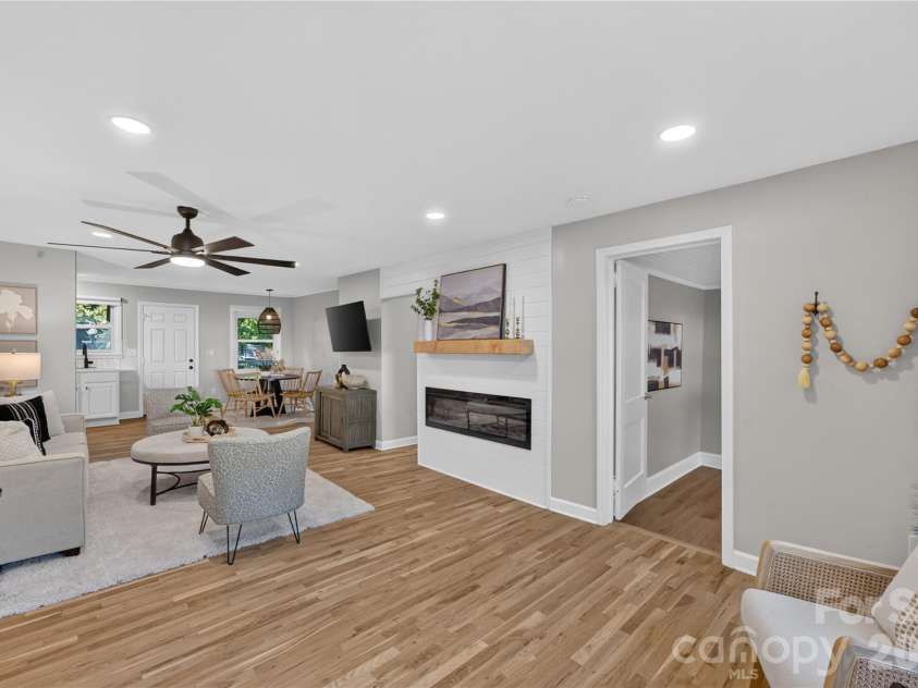 1816 Anderson Street, Charlotte, NC 28205.  MLS# CAR4402683, YatesRealty ID 23552. 