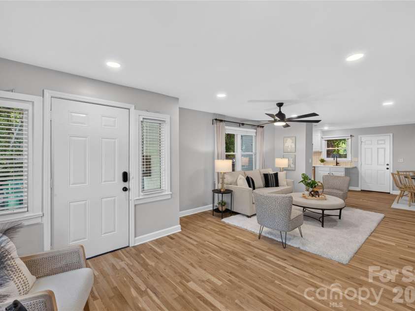 1816 Anderson Street, Charlotte, NC 28205.  MLS# CAR4402683, YatesRealty ID 23552. 