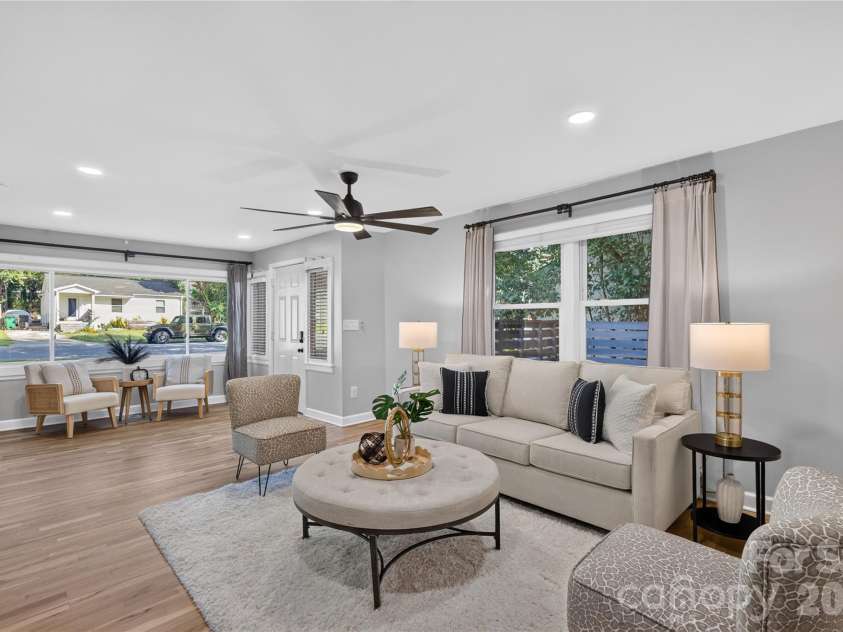 1816 Anderson Street, Charlotte, NC 28205.  MLS# CAR4402683, YatesRealty ID 23552. 