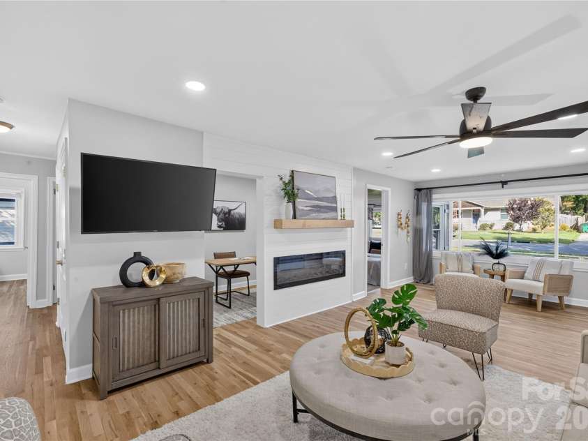 1816 Anderson Street, Charlotte, NC 28205.  MLS# CAR4402683, YatesRealty ID 23552. 