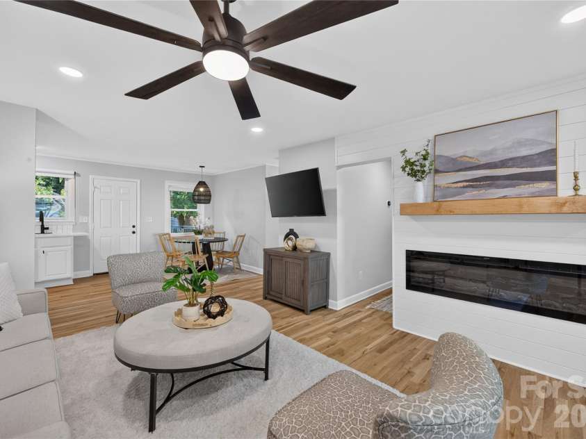 1816 Anderson Street, Charlotte, NC 28205.  MLS# CAR4402683, YatesRealty ID 23552. 