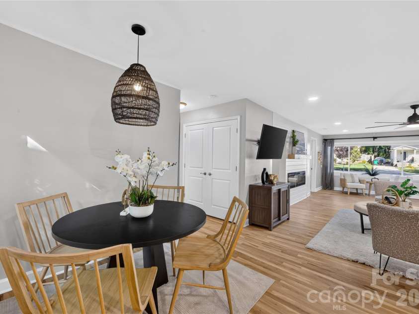 1816 Anderson Street, Charlotte, NC 28205.  MLS# CAR4402683, YatesRealty ID 23552. 