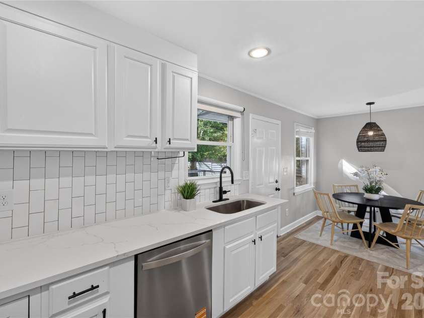 1816 Anderson Street, Charlotte, NC 28205.  MLS# CAR4402683, YatesRealty ID 23552. 