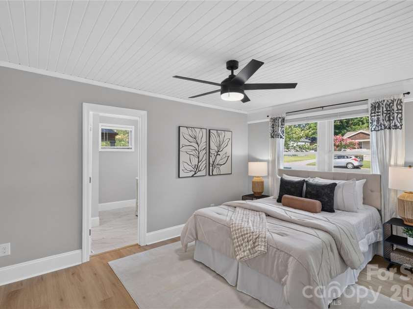 1816 Anderson Street, Charlotte, NC 28205.  MLS# CAR4402683, YatesRealty ID 23552. 