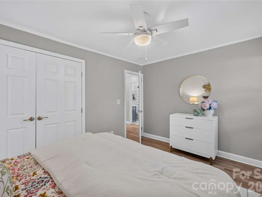 1816 Anderson Street, Charlotte, NC 28205.  MLS# CAR4402683, YatesRealty ID 23552. 