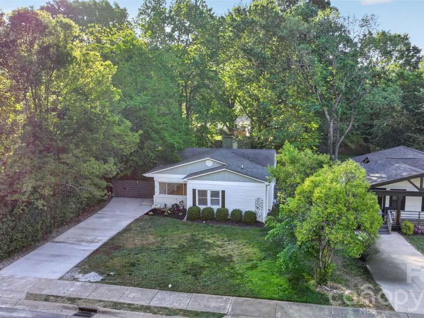 1816 Anderson Street, Charlotte, NC 28205.  MLS# CAR4402683, YatesRealty ID 23552. 