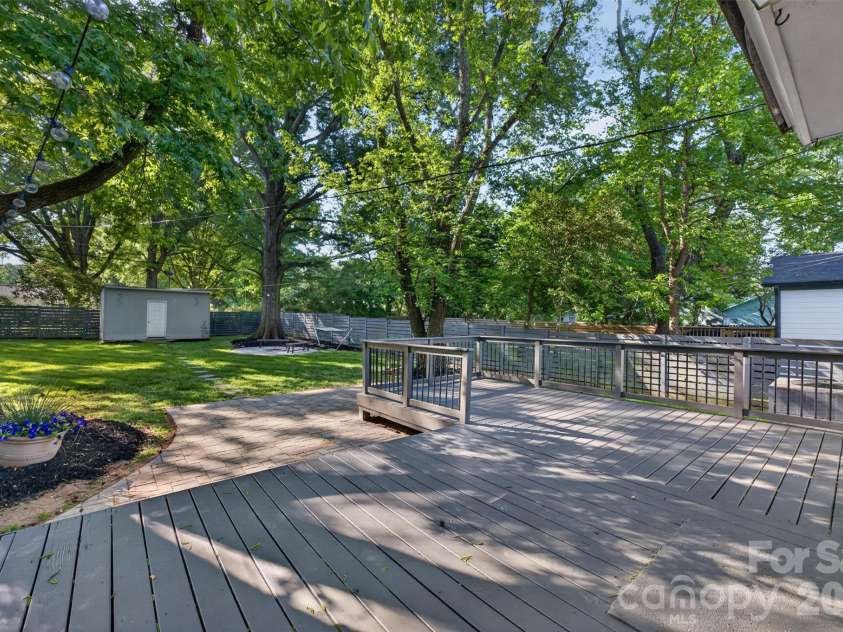 1816 Anderson Street, Charlotte, NC 28205.  MLS# CAR4402683, YatesRealty ID 23552. 