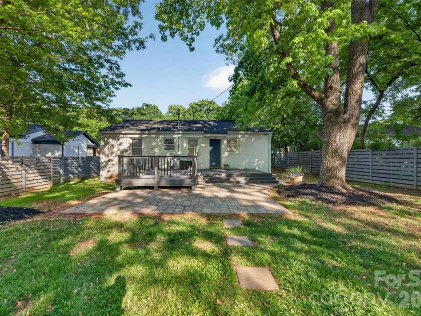 1816 Anderson Street, Charlotte, NC 28205.  MLS# CAR4402683, YatesRealty ID 23552. 