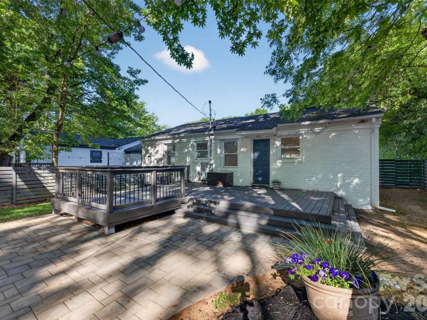 1816 Anderson Street, Charlotte, NC 28205.  MLS# CAR4402683, YatesRealty ID 23552. 