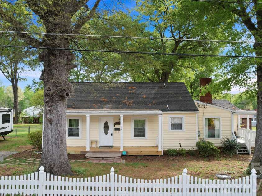 312 Cook Street, Mooresville, NC 28115.  MLS# CAR4367101, YatesRealty ID 23553. 