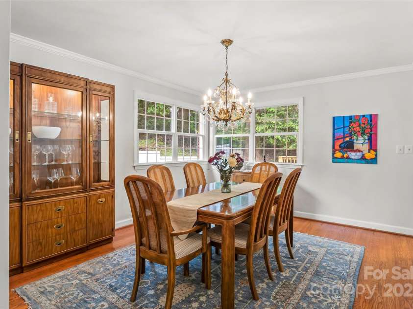 34 Westridge Drive, Asheville, NC 28803.  MLS# CAR4264281, YatesRealty ID 23553. Dining Room