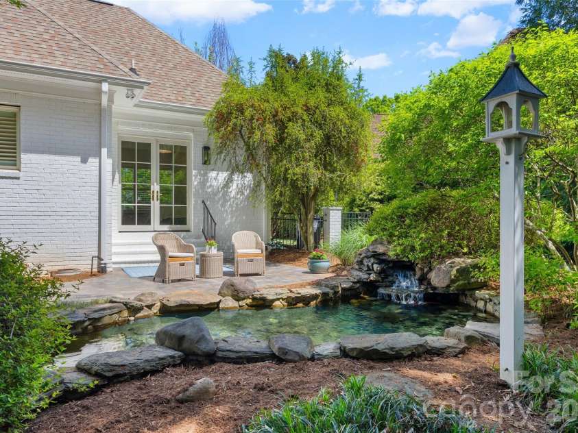 11110 Mcclure Manor Drive, Charlotte, NC 28277.  MLS# CAR4367790, YatesRealty ID 23555. 