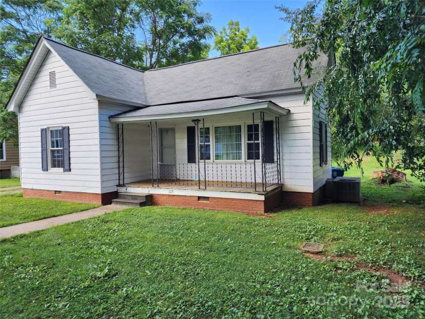 125 Davie Street, Cooleemee, NC 27028.  MLS# CAR4277207, YatesRealty ID 23555. 