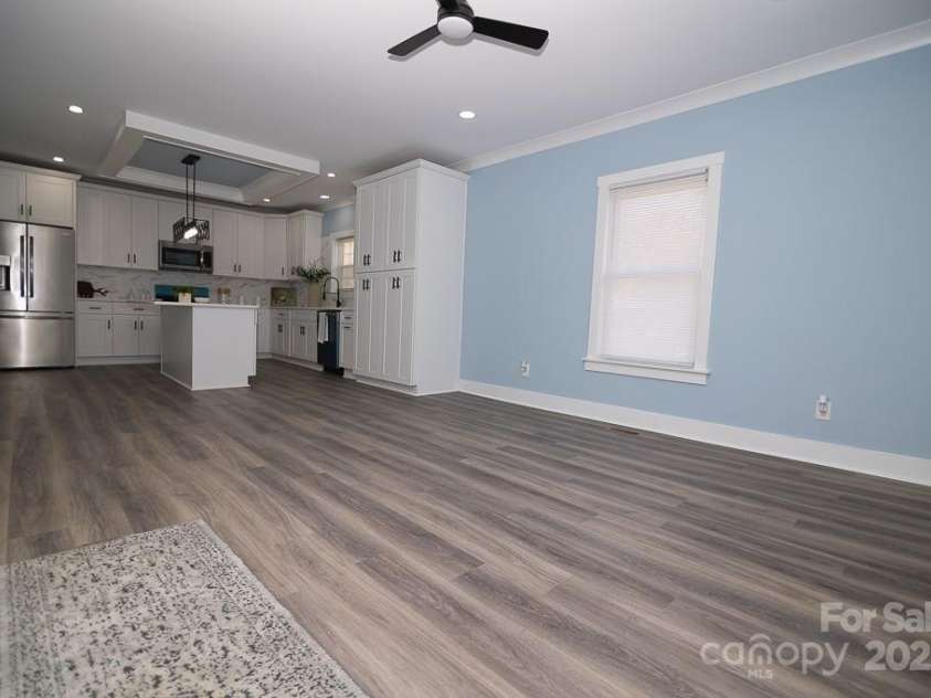 305 Henry Street, Belmont, NC 28012.  MLS# CAR4272580, YatesRealty ID 23556. 
