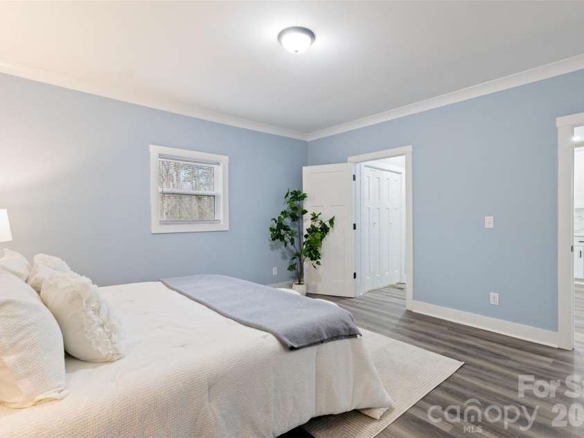 305 Henry Street, Belmont, NC 28012.  MLS# CAR4340496, YatesRealty ID 23556. 