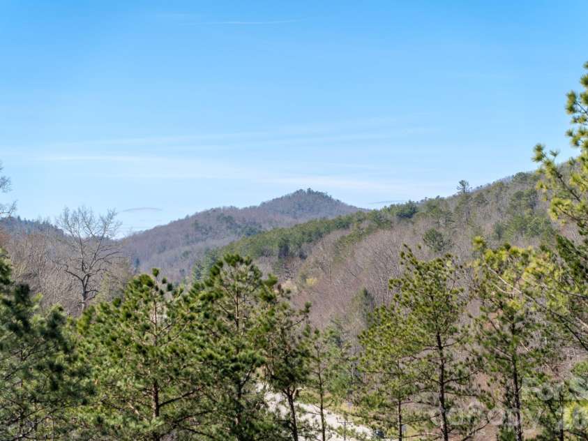 74 Jeranna Road, Mills River, NC 28759.  MLS# CAR4354656, YatesRealty ID 23556. 