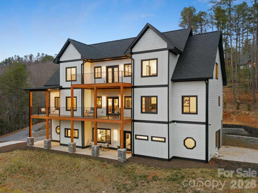 74 Jeranna Road, Mills River, NC 28759.  MLS# CAR4354656, YatesRealty ID 23556. 