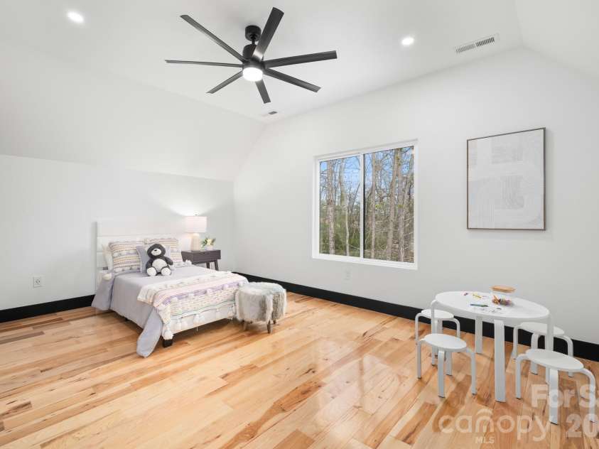 74 Jeranna Road, Mills River, NC 28759.  MLS# CAR4354656, YatesRealty ID 23556. Bonus room, nursery, 4th bedroom