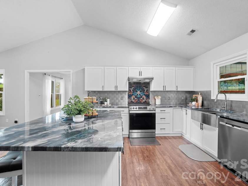 1919 Gables Drive, Monroe, NC 28112.  MLS# CAR4380322, YatesRealty ID 23557. Stainless steel appliances