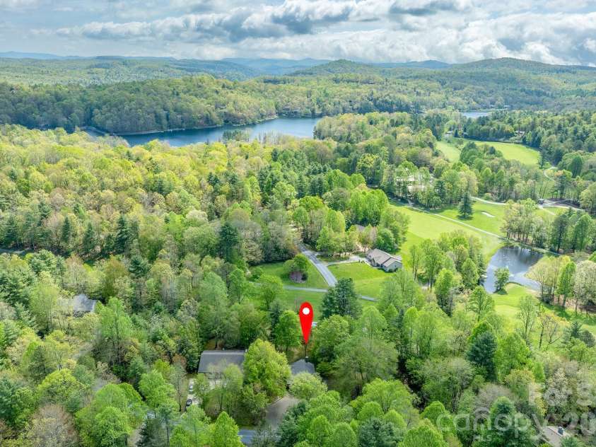 22 Dalonigei Court, Brevard, NC 28712.  MLS# CAR4371512, YatesRealty ID 23558. 