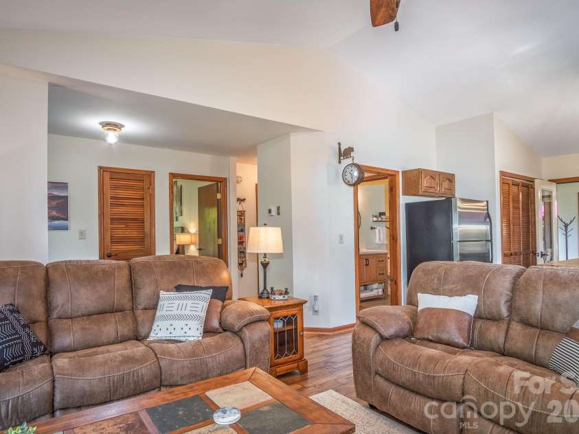 22 Dalonigei Court, Brevard, NC 28712.  MLS# CAR4371512, YatesRealty ID 23558. 
