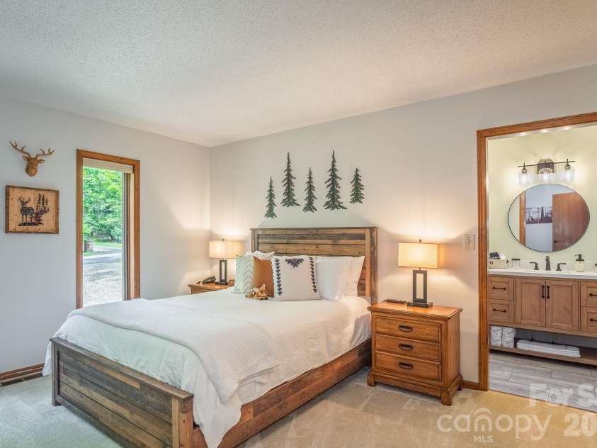 22 Dalonigei Court, Brevard, NC 28712.  MLS# CAR4371512, YatesRealty ID 23558. 