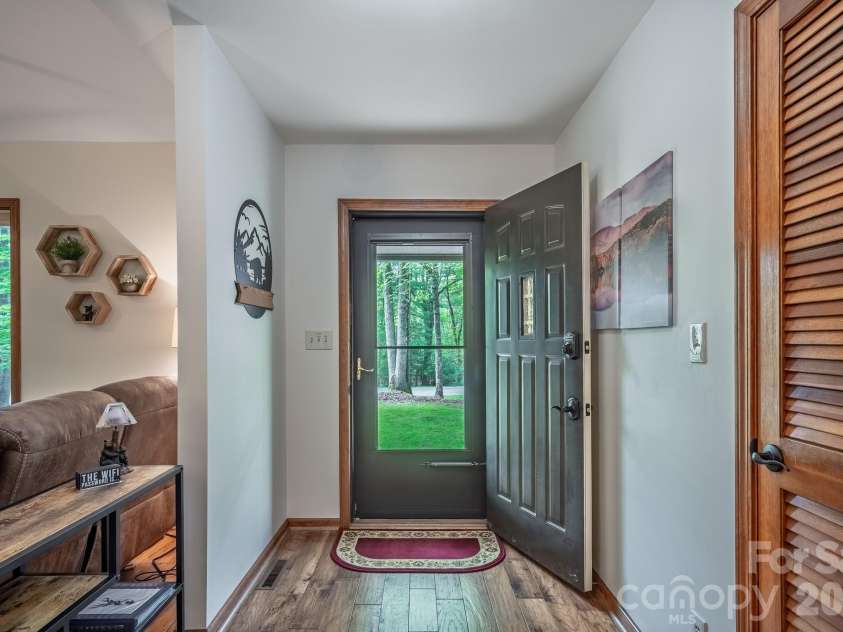 22 Dalonigei Court, Brevard, NC 28712.  MLS# CAR4371512, YatesRealty ID 23558. 