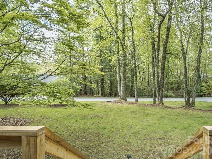 22 Dalonigei Court, Brevard, NC 28712.  MLS# CAR4371512, YatesRealty ID 23558. 