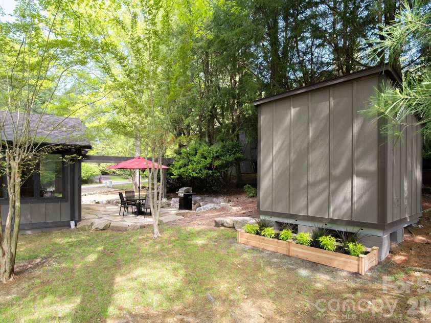 22 Dalonigei Court, Brevard, NC 28712.  MLS# CAR4371512, YatesRealty ID 23558. 
