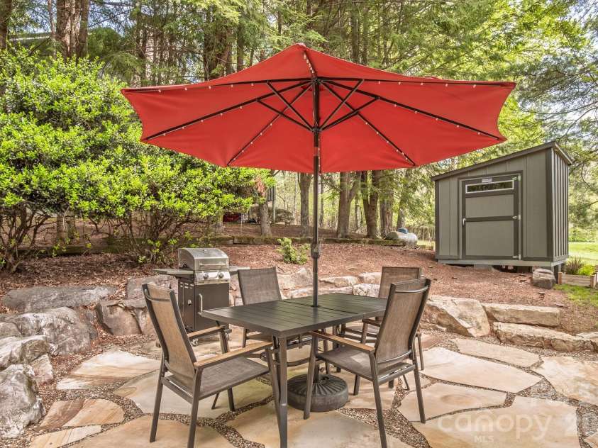 22 Dalonigei Court, Brevard, NC 28712.  MLS# CAR4371512, YatesRealty ID 23558. 