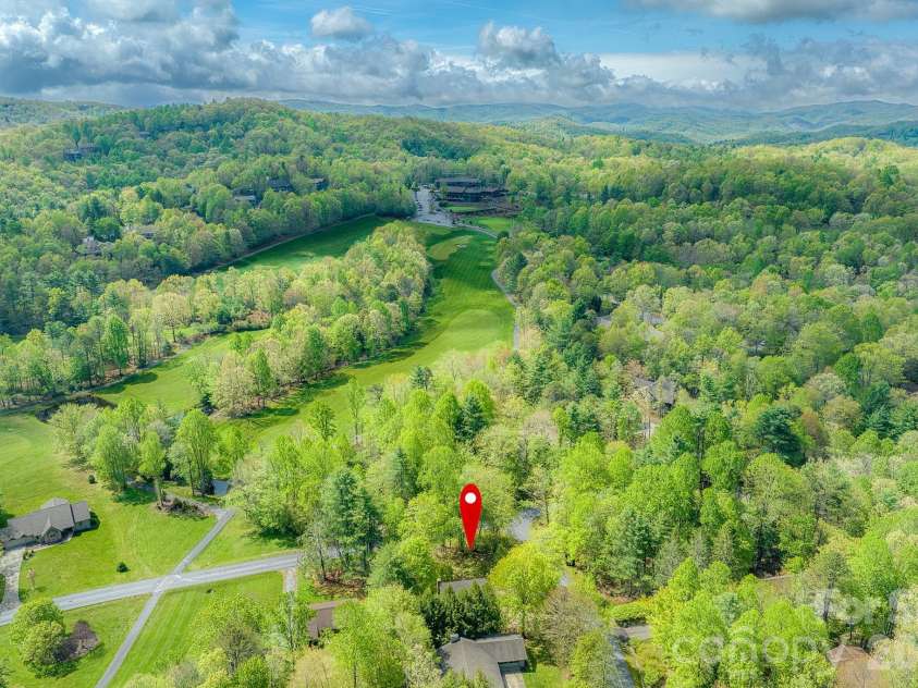 22 Dalonigei Court, Brevard, NC 28712.  MLS# CAR4371512, YatesRealty ID 23558. 