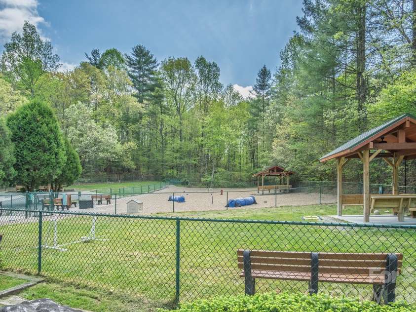 22 Dalonigei Court, Brevard, NC 28712.  MLS# CAR4371512, YatesRealty ID 23558. 